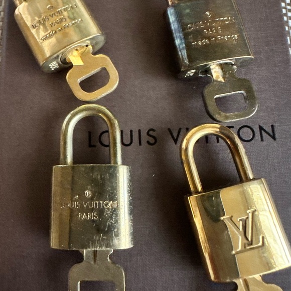 Authentic Louis Vuitton Shiny Gold Lock and Key 320 - Picture 2 of 4